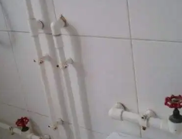 卫滨水管维修多少钱